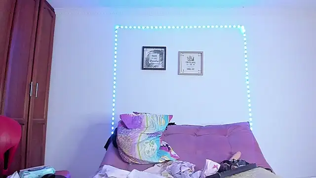 XXX chat uživo modela selena_jhonson