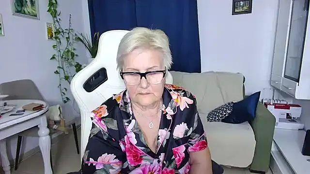 Selenna57 Chat XXX live