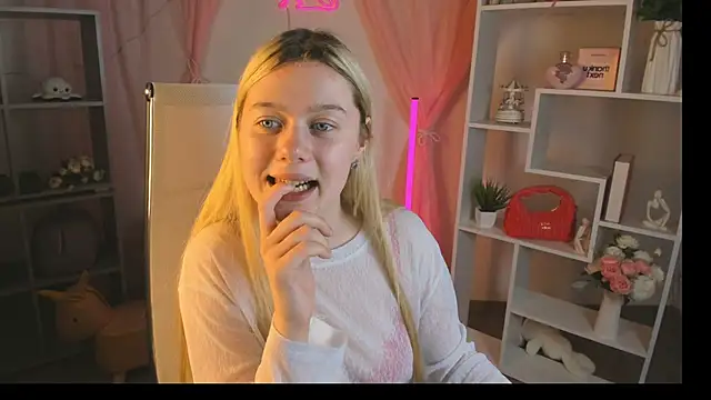 CelestineMauriac Adlı Modelin Canlı XXX Sohbeti