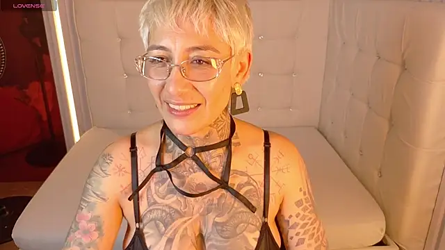 Everlyn_sexx 라이브 XXX 채팅