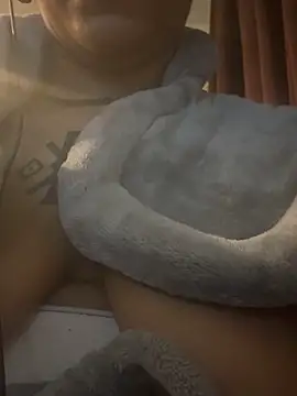 nickytheehawtie Chat XXX in diretta