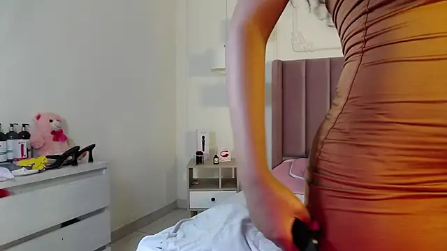 LiaTrainor Live XXX-chat