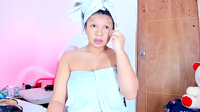 Chat +18 de Emily_Coper18 ao vivo