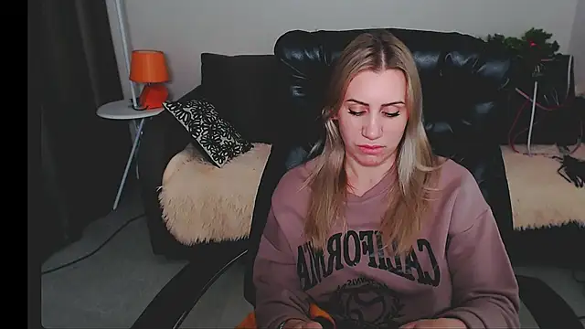 Polina-Ray: онлайн-секс-чат