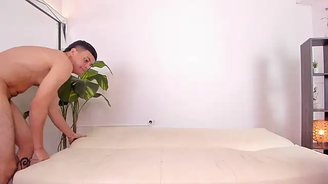 Sassy_glow: διαδικτυακό σόου στην κάμερα