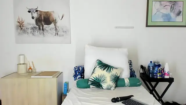 ConnieSmall24's Webcam Show