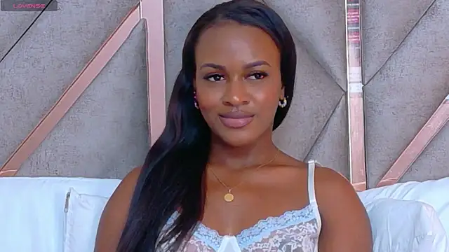 Chat XXX ao vivo de Sally-Noa