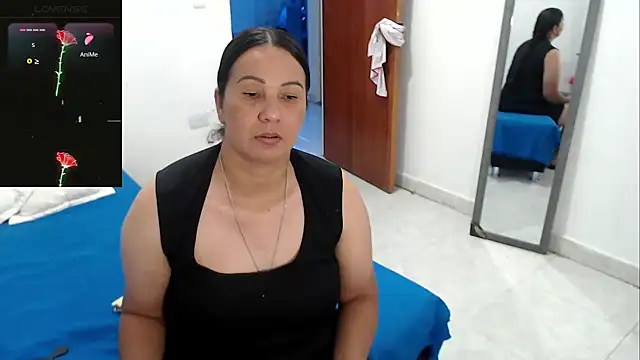 LAURA_Foxht live XXX chat