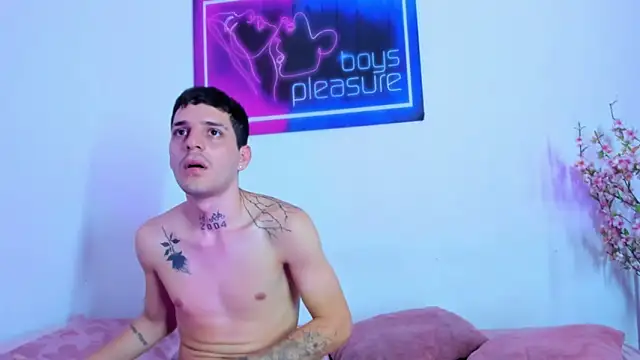 Pleasure_boys_hot Show Webcam