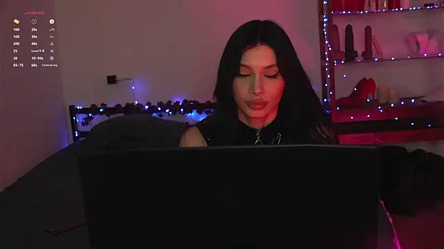 Olivia_Faye: онлайн-секс-чат