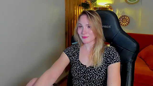 ElaraVoltage: онлайн-секс-чат