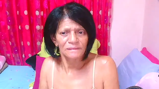 Онлайн чат XXX SLUTTYROXY