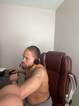 Chatroom XXX en direct de Fathero1time