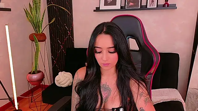 EmmyEvans1 – Naživo XXX chat