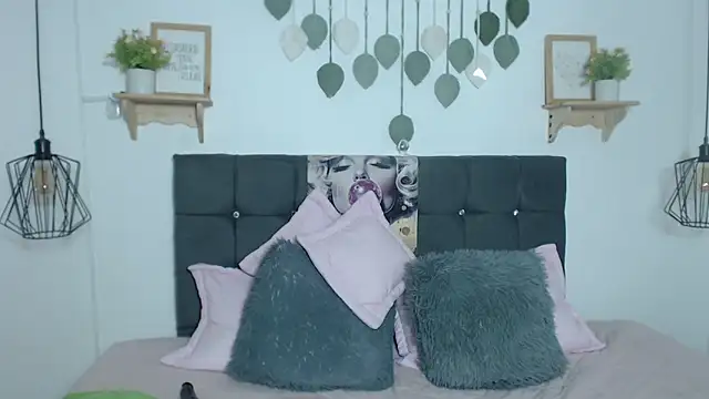 Emma_hassani Adlı Modelin Canlı XXX Sohbeti