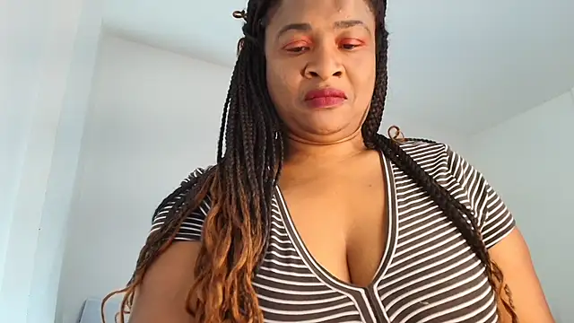 Chat +18 de luxy_benet ao vivo