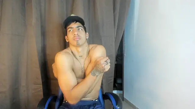 แชท XXX สดของ Milo_LatinBoy