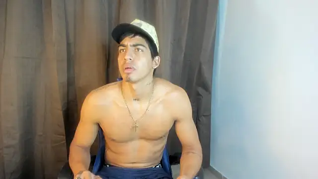 แชท XXX สดของ Milo_LatinBoy