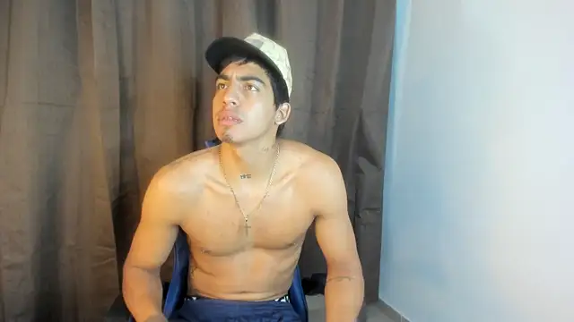 Milo_LatinBoy Live XXX Chat