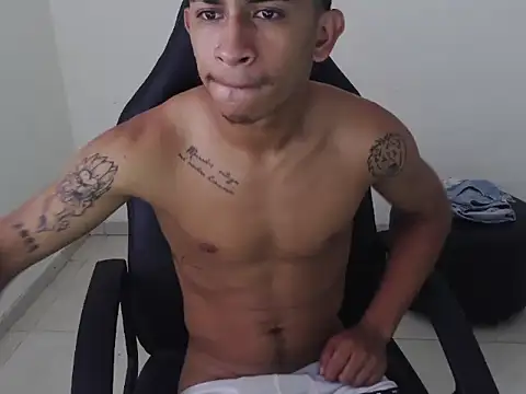 King_Alpha21 élő XXX-chatje