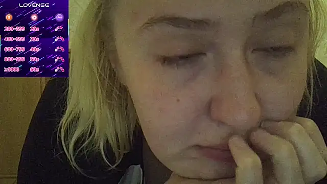 CurvyWild_Lady30's Live XXX Chat