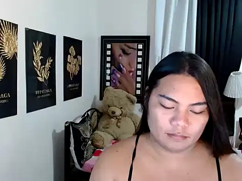 TSbrianaHugeCock – Kamerová šou