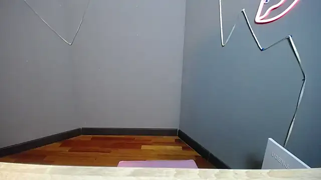 BlondyLeeBest Adlı Modelin Canlı XXX Sohbeti