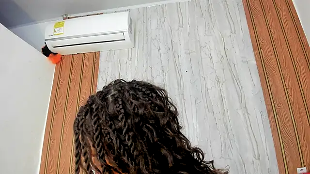 Chat XXX ao vivo de Alika01