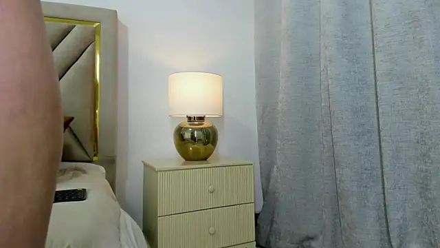 Chatroom XXX en direct de emily_queen2