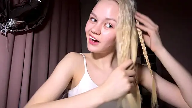 MiaCashe Chat XXX in diretta