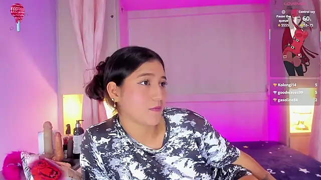 XXX chat uživo modela CandyyMaria