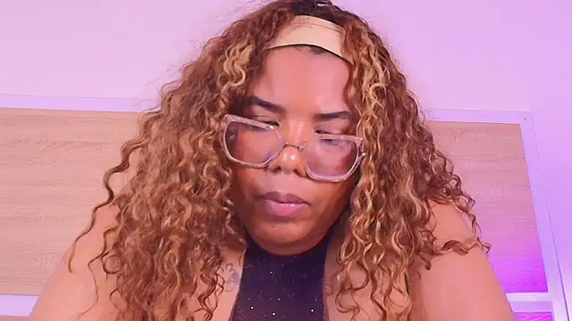 Your_big_ebony_goddnessn Live XXX chat
