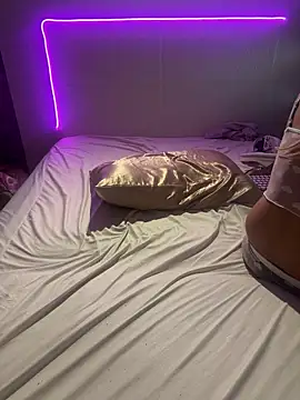 Онлайн чат XXX Shynesse21