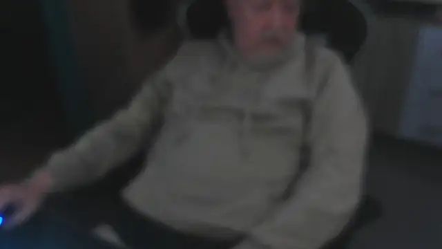 Show modela Teddybaer372 na web-kameri