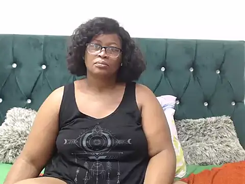 Curves2Devour Chat XXX live