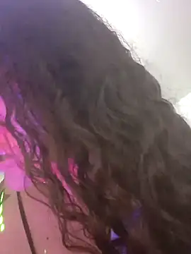 angelplu Chat XXX live