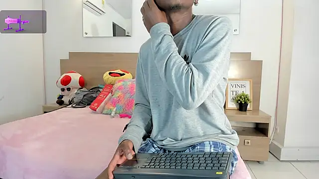 Ebony_N_Blonde – Kamerová šou