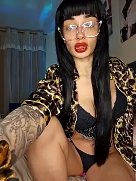 LucyMiaxのライブXXXチャット