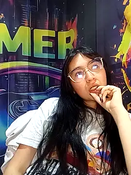 Arielle_lov Show in webcam