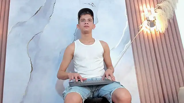 XXX chat uživo modela Ethanhot_os