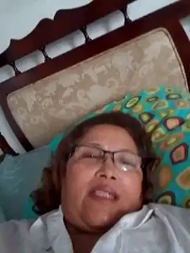 Chatroom XXX en direct de Cessi50