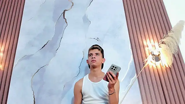 Ethanhot_os Webcam show