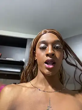 Mia_royaln Webbikameraesitys