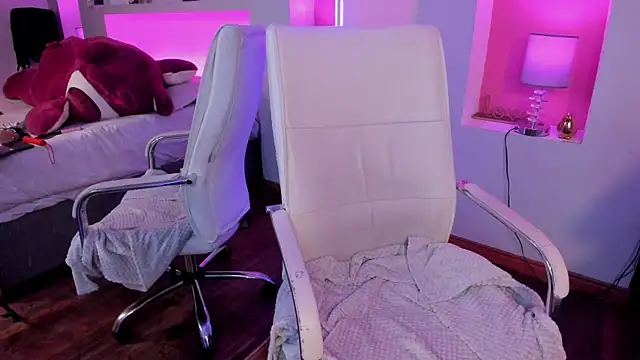 Živý XXX chat HollyPeach