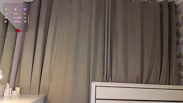 DaynaMacha Chat XXX live