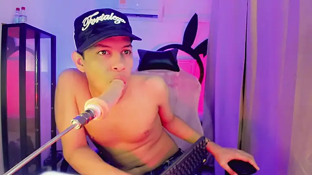 Show modela Top_and_bottom na web-kameri