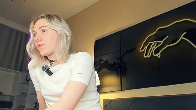 DianeHonnette's Live XXX Chat