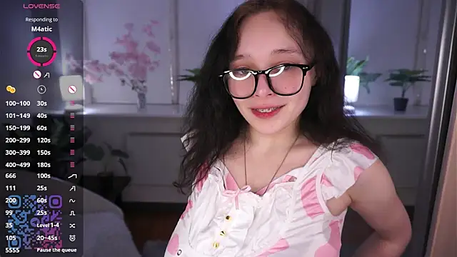 Chatroom XXX en direct de HannaHayles