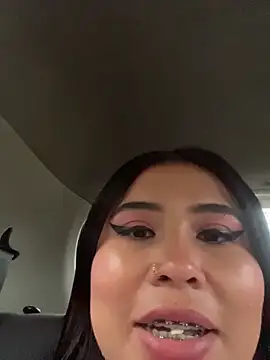 Chat +18 de LunnaMoretti ao vivo