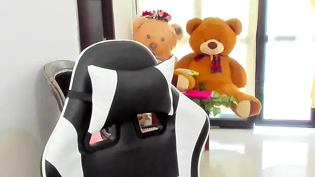 __Emma__11__Lecat_ Adlı Modelin Canlı XXX Sohbeti